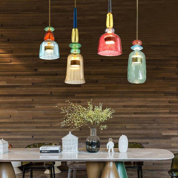 Moderne LED-Hängelampe mit farbiger Schirmoptik – für Wohnräume