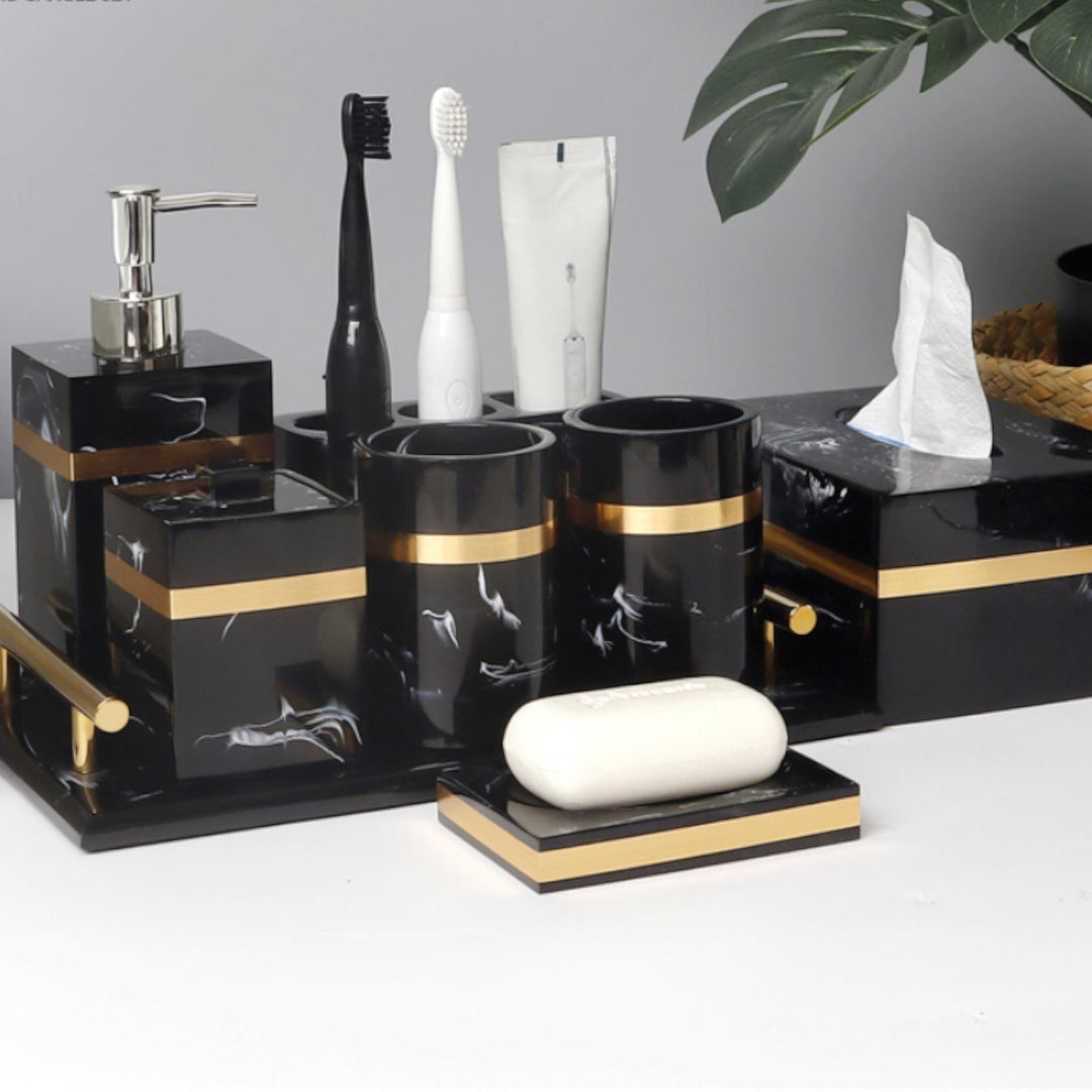 Royales Badezimmer Set in schwarzer Marmoroptik