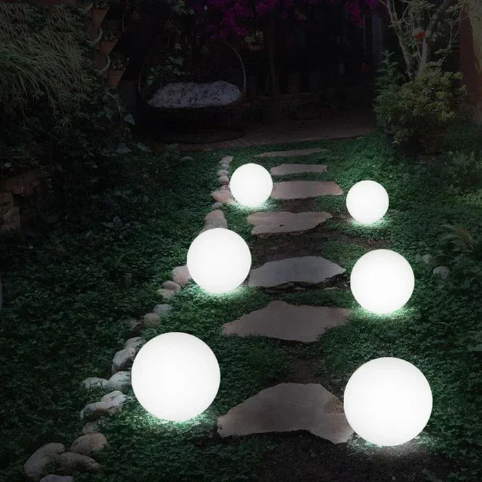 Solarbetriebene Kugelleuchte für Garten und Terrasse