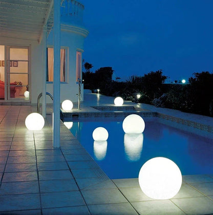 Solarbetriebene Kugelleuchte für Garten und Terrasse