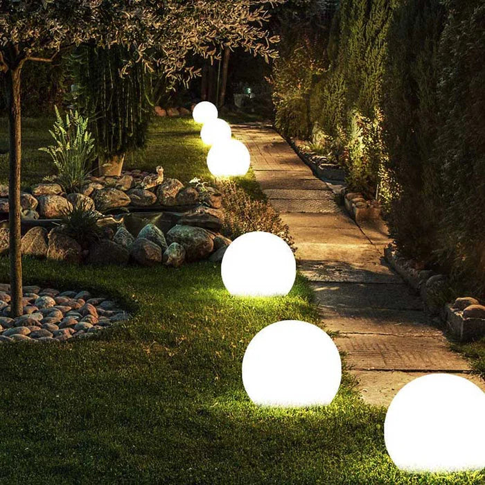 Solarbetriebene Kugelleuchte für Garten und Terrasse