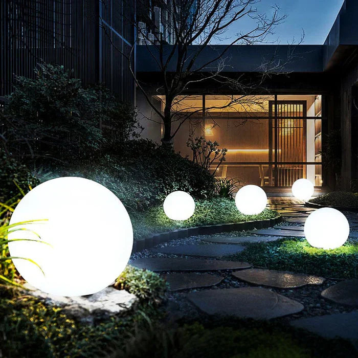 Solarbetriebene Kugelleuchte für Garten und Terrasse