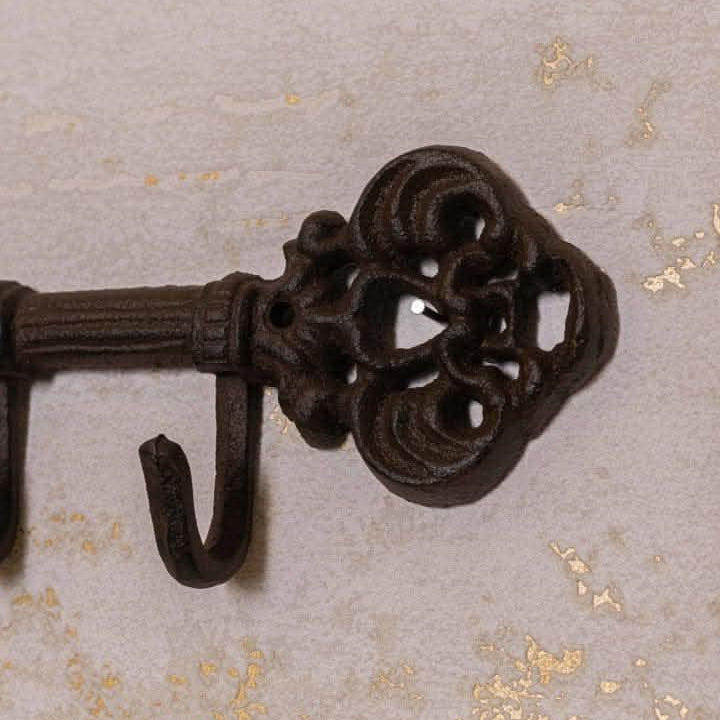 Wandhaken aus Gusseisen in Schlüsselform für Schlüssel und kleine Accessoires