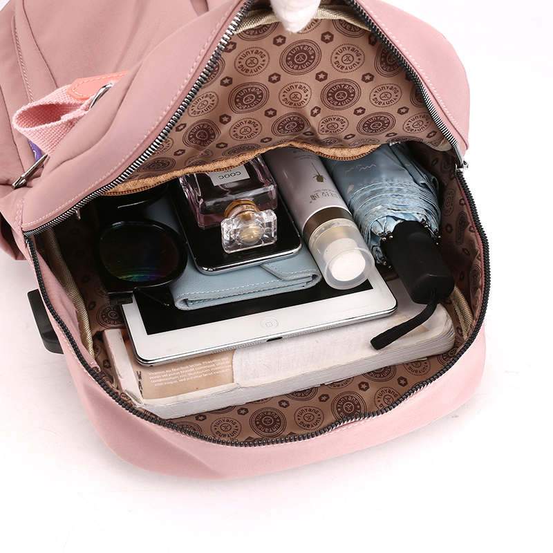 Wasserabweisender USB Rucksack mit Diebstahlschutz und Fächersystem