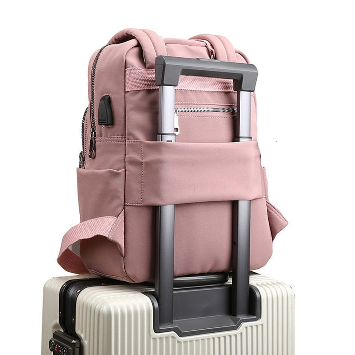 Wasserabweisender USB Rucksack mit Diebstahlschutz und Fächersystem