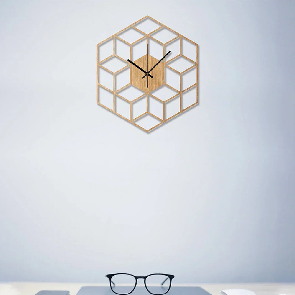 Bambus-Wanduhr im sechseckigen Design als stilvolle Wanddekoration