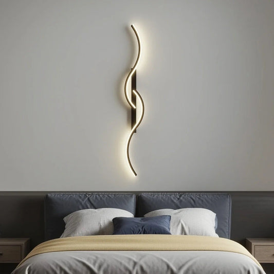 Moderne Wellen-LED Wandleuchte – dimmbar & stilvoll in Gold/Schwarz